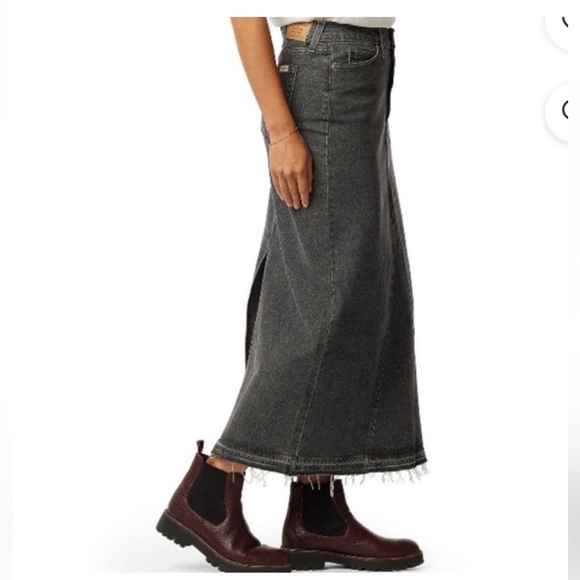 NWT Levi Strauss Signature Women's Maxi Denim Charcoal Gray Skirt Sz 2 - Picture 3 of 8